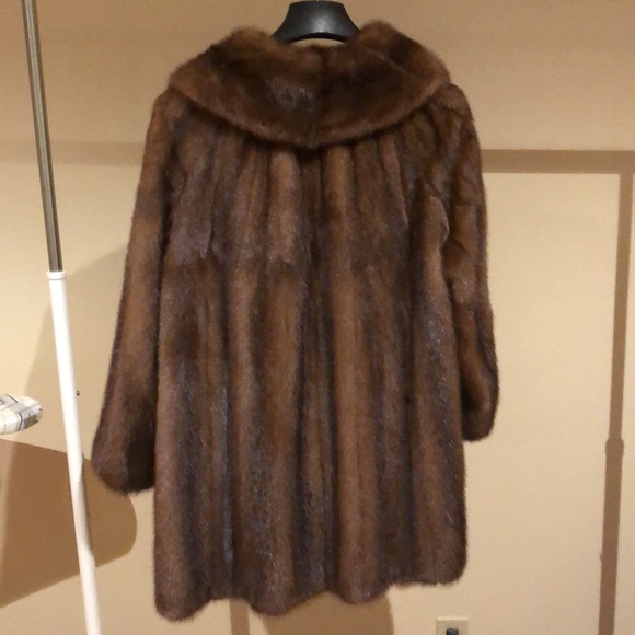 Luxury mink coat - Picture 3 of 12